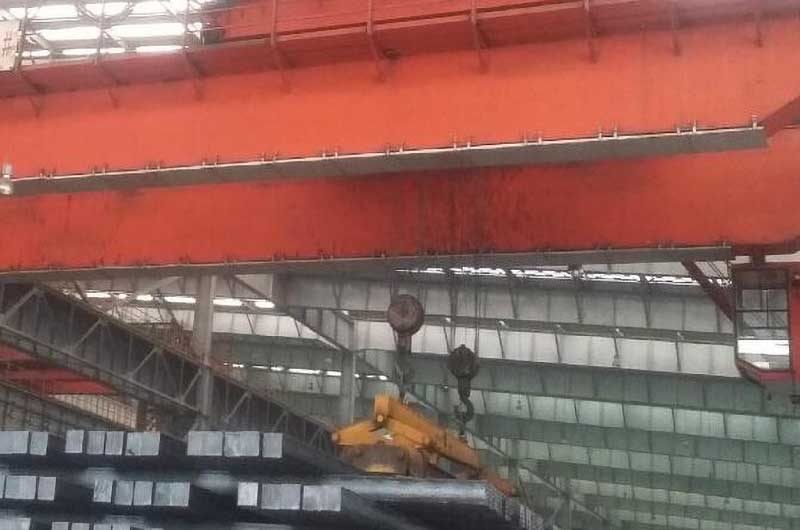 夾鉗橋式起重機(jī)