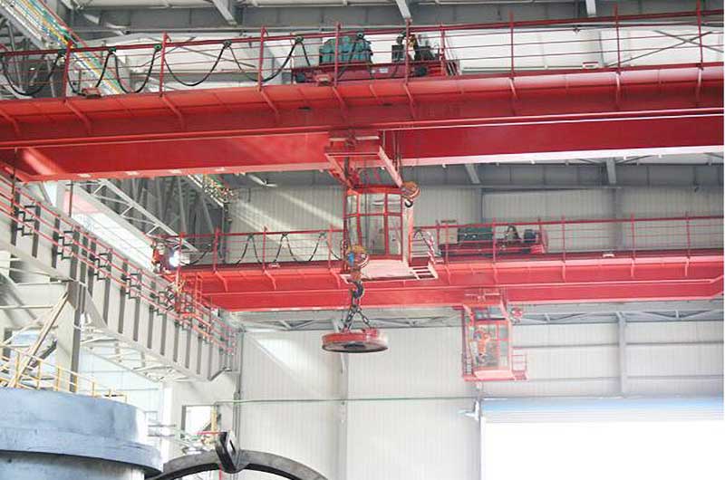 電磁吸盤吊鉤橋式起重機