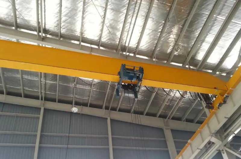 新型歐標(biāo)電動(dòng)單梁橋式起重機(jī)