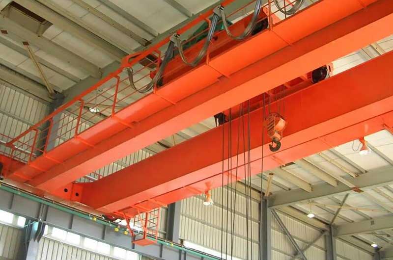 冶金吊電氣控制柜內(nèi)的電氣元件是否清潔，有無(wú)積塵、受潮或損壞現(xiàn)象？