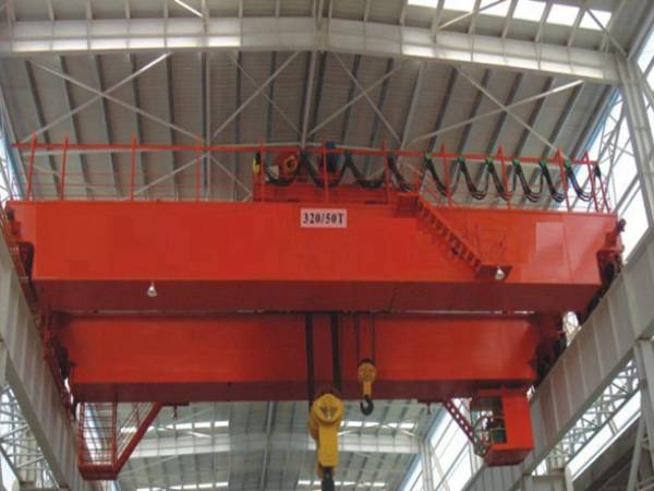 冶金鑄造起重機(jī)在冶金和鑄造行業(yè)中的具體應(yīng)用場(chǎng)景和需求是什么？