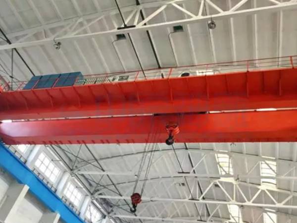 起重設(shè)備的自動化程度和智能化水平如何，對工作效率和**性有何影響？